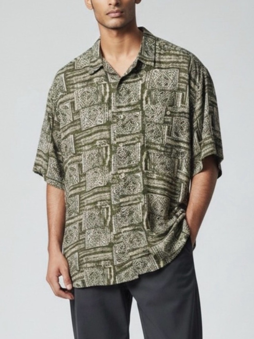 Vintage Men’s Colore Italia 100% Silk Army Forest Green Short Sleeve Button Up